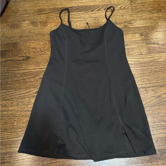 Garage active tennis dress with built in shorts - Picture 2 of 4